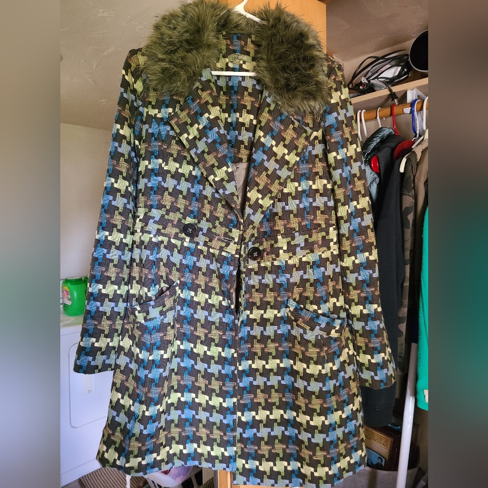 Multicolor Houndstooth Coat with Faux Fur Collar